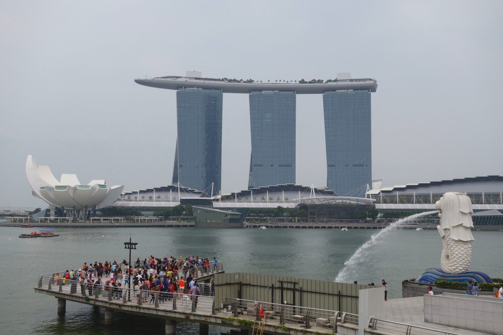 Merlion Backpacking In Singapore On A Budget