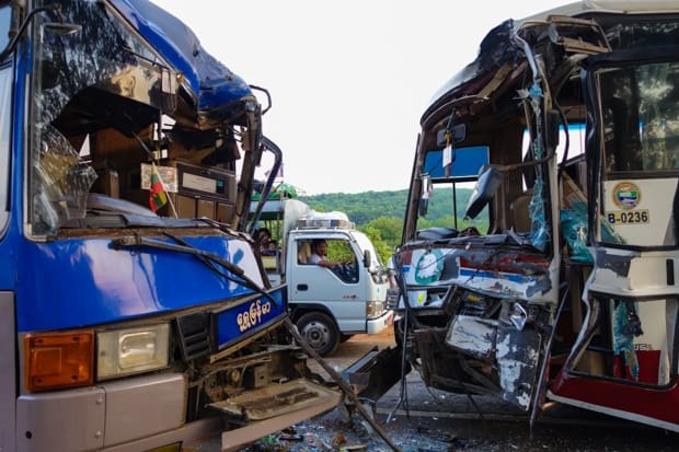 These ii buses played chicken alongside each other How To Survive H5N1 Head-On Bus Crash
