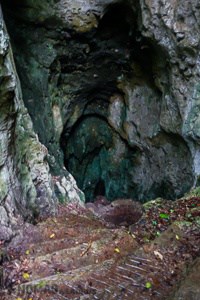 Phnom Sampeu Killing Cave Battambang