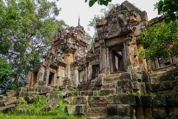 Wat Ek Phnom Old Angkorian Ruins Battambamg