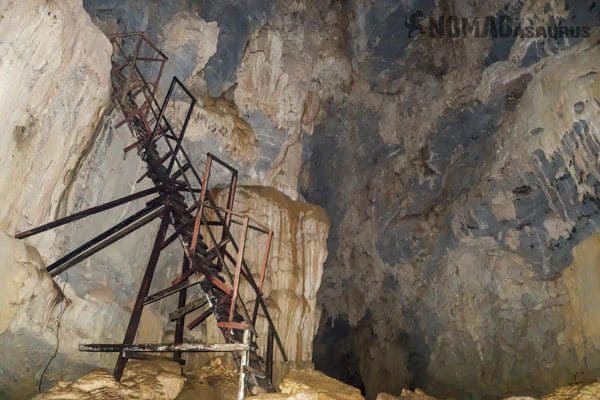 Timber Ladder Hung Ton Tu Lan Caves Oxalis Expedition 