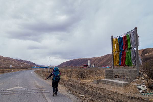 Hitch Hiking Ganzi Darjay Gompa Tibet Overland Route Shangri La To Chengdu Kham Province Travel