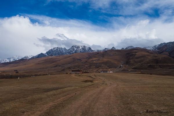 Darjay Gompa Ganzi Monastery Tibet Overland Route Shangri La To Chengdu Kham Province Travel