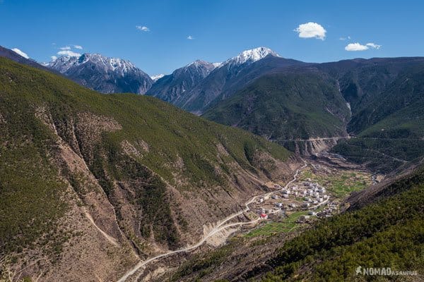 Road View Tibet Overland Route Shangri La To Chengdu Kham Province Travel