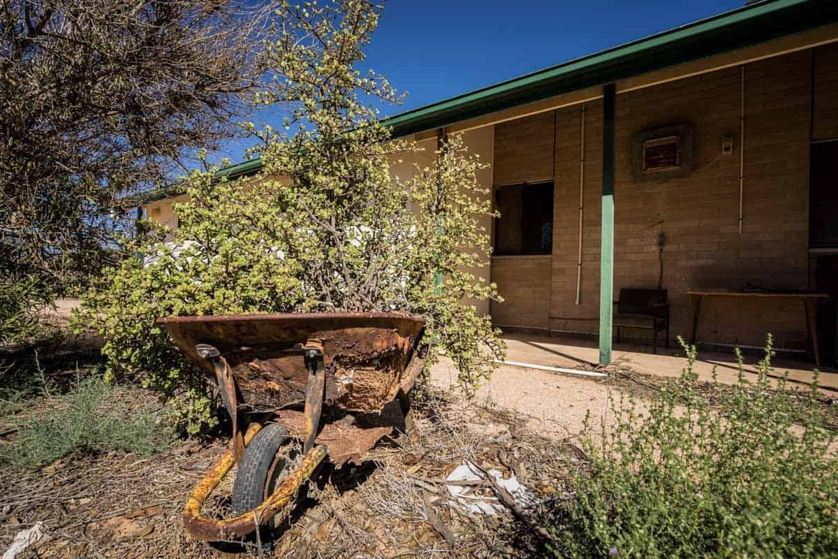 Rusted Wheelbarrow Indian Pacific Rail Journey #Journeybeyond