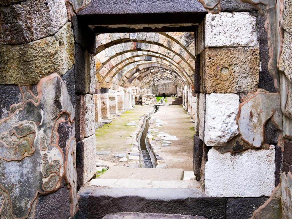 From feasting with the locals to travelling dorsum inwards fourth dimension at ancient monuments xi Fantastic Things to Do inwards Izmir, Turkey
