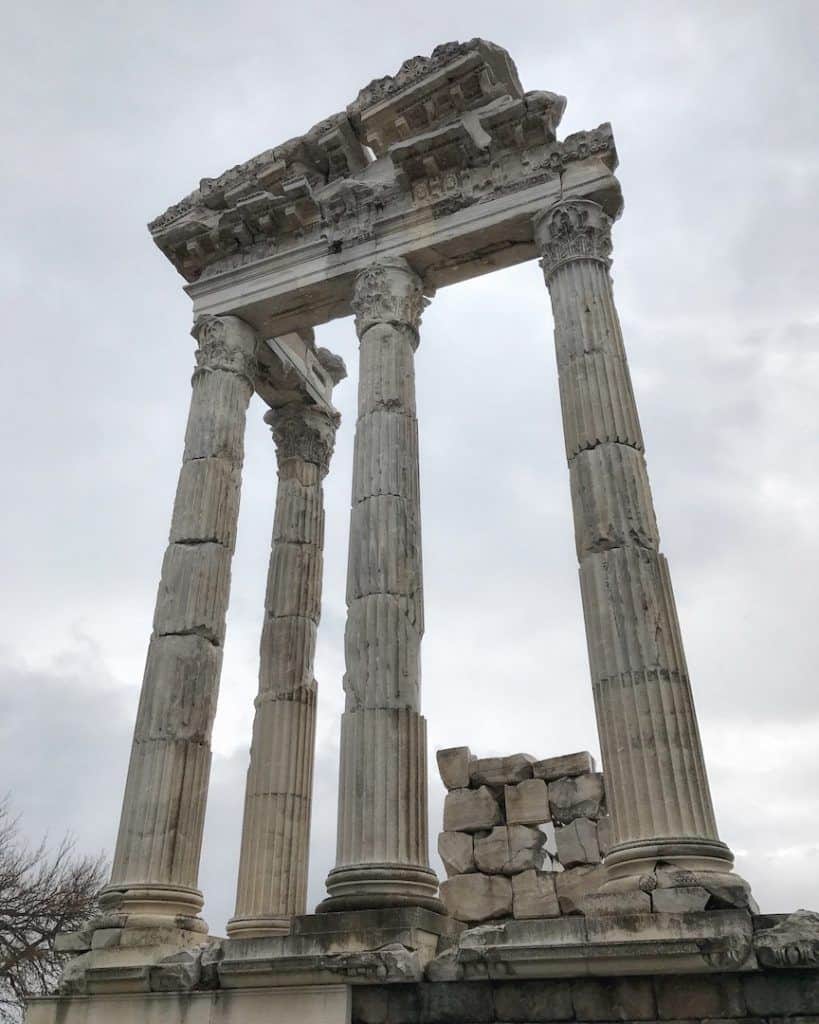 From feasting with the locals to travelling dorsum inwards fourth dimension at ancient monuments xi Fantastic Things to Do inwards Izmir, Turkey