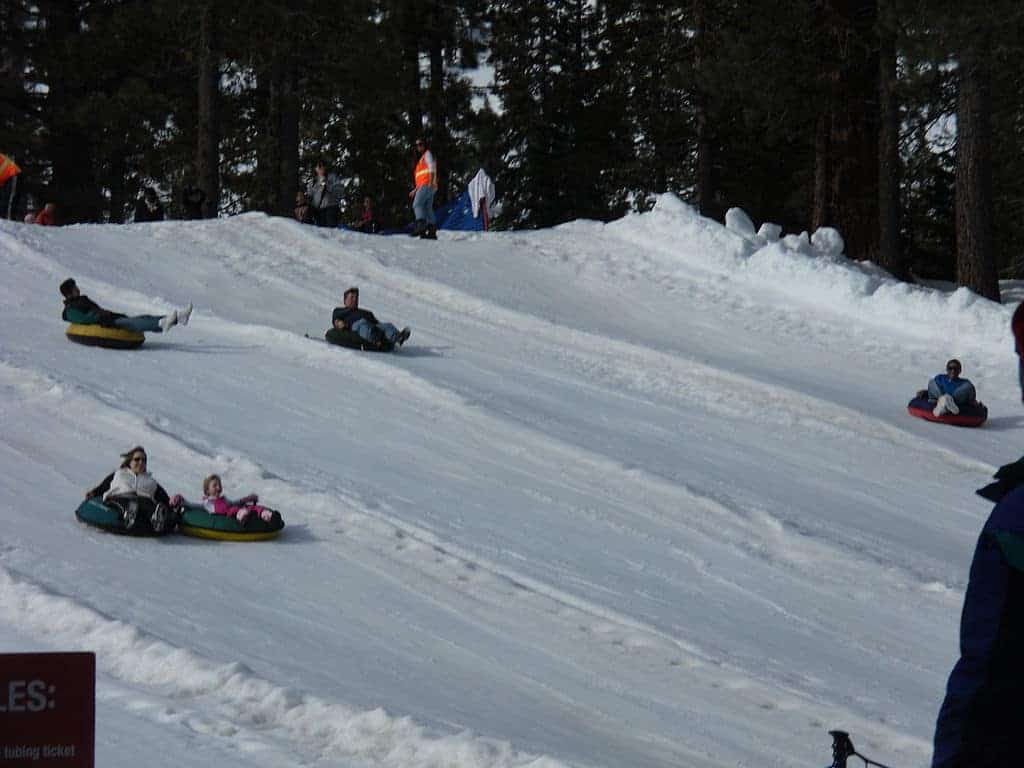 Snow Tubing Things To Do In Yosemite In Winter
