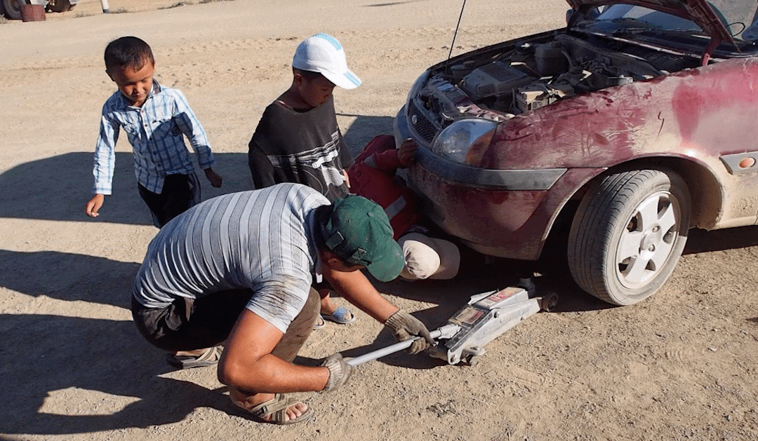 Locals Inspecting Marylou In Bozoi