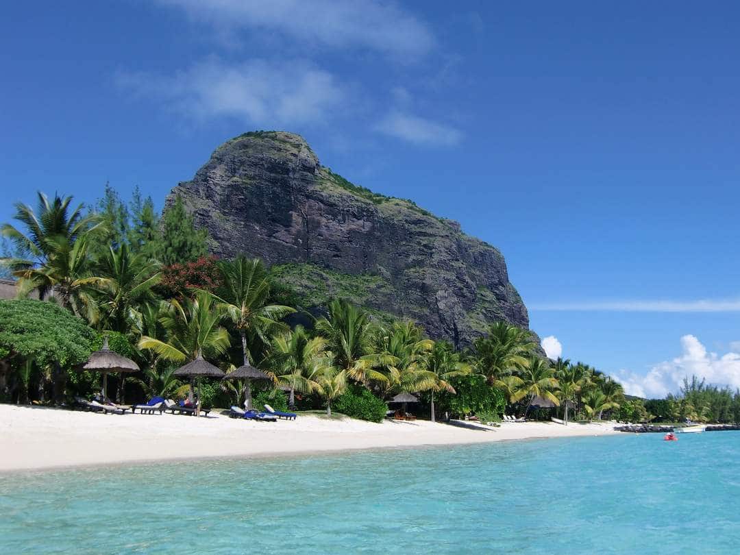 Mauritius is a beautiful isle acre off the southeast coast of Africa inwards the Indian Oce twenty Amazing Things to Do inwards Mauritius