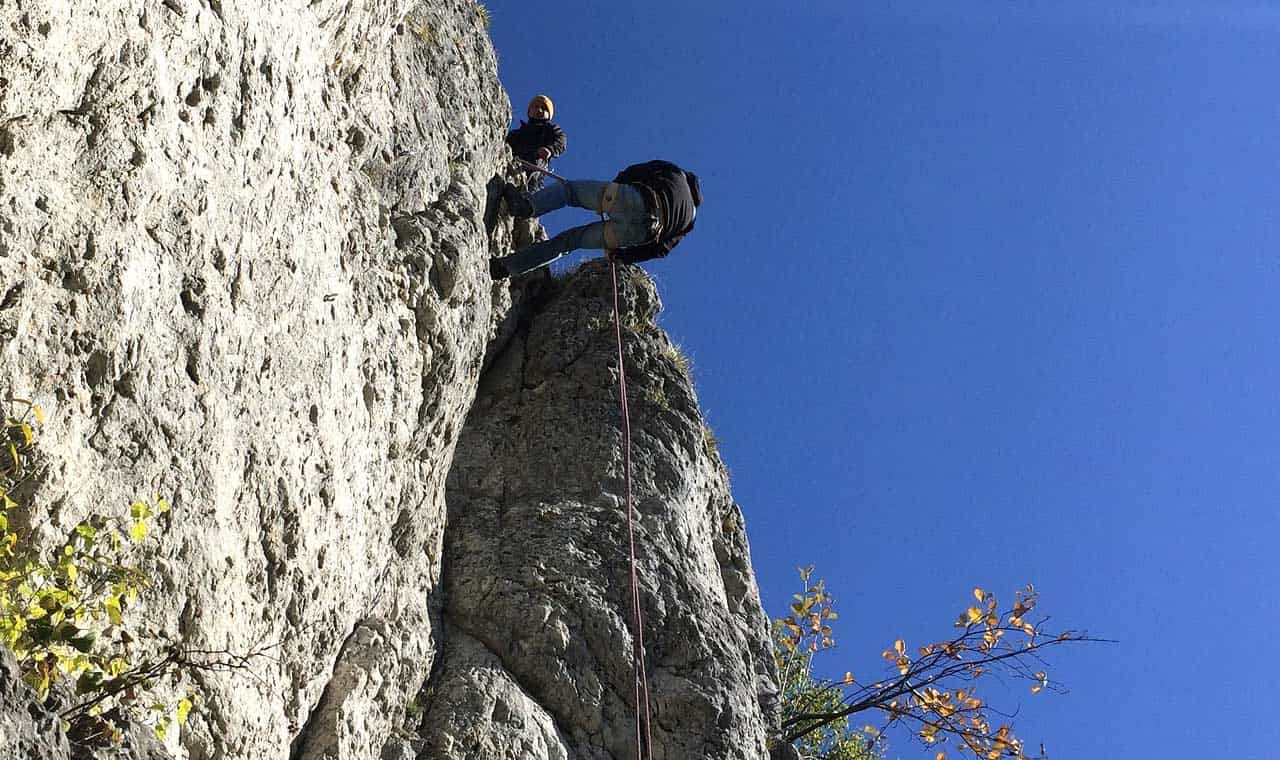 Abseiling Down Table Mountain , Cape Town - Adventure Activities In South Africa