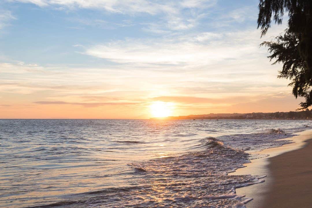 From exploring the biggest caves inward the populace to relaxing on palm 33 Epic Things to Do inward Vietnam (2019 Edition)