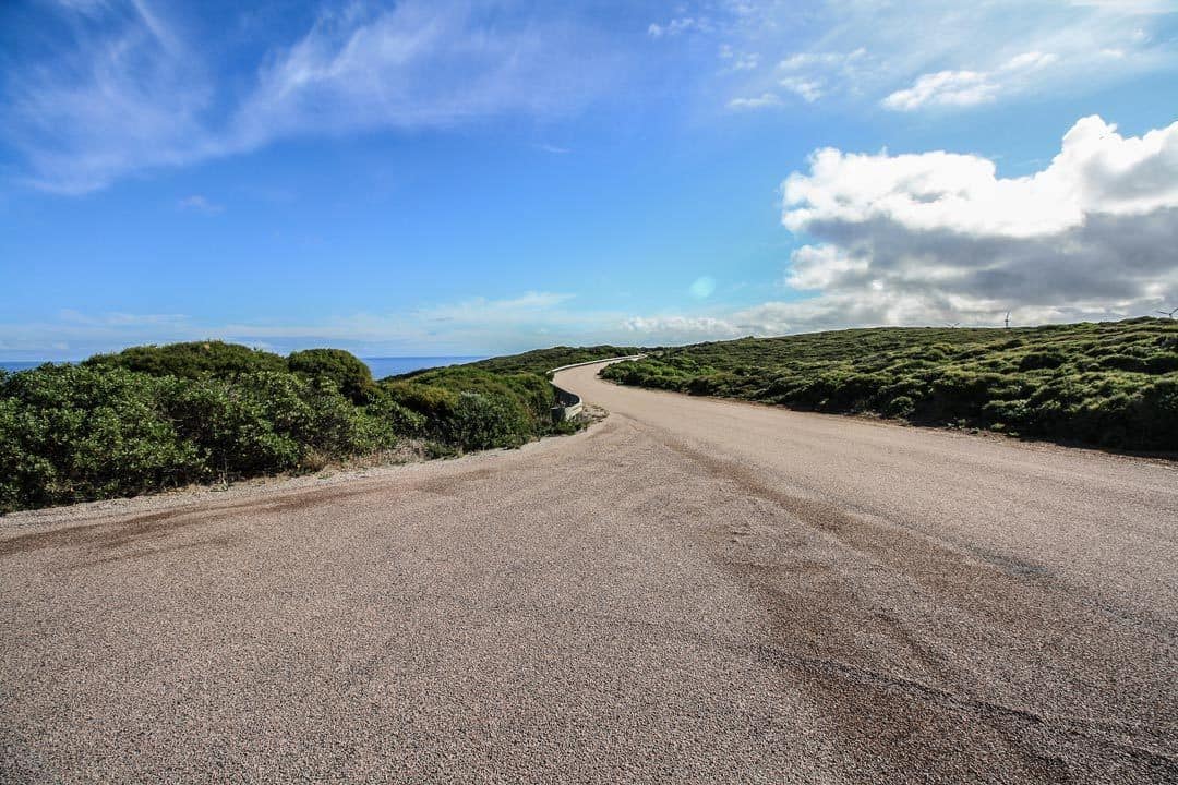driving along the body of body of water to witnessing an Australian version of Stonehenge fifteen Awesome Things to Do inwards Esperance inwards 2019
