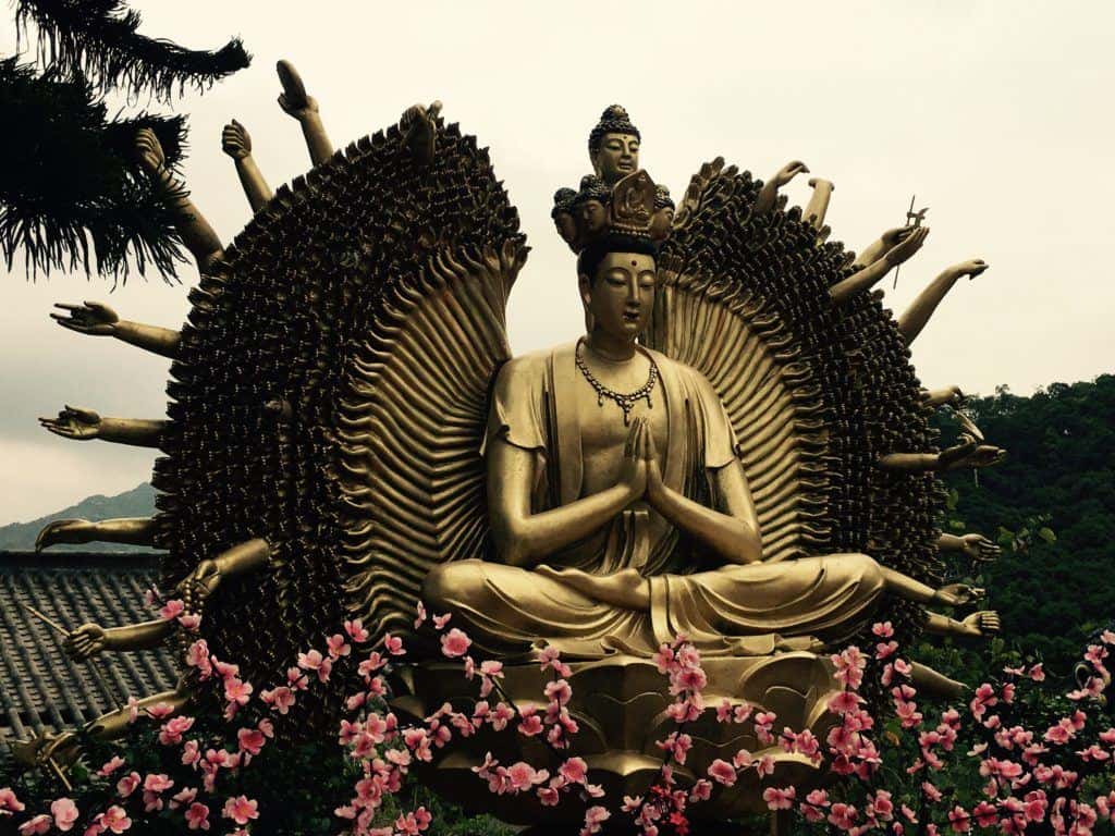 places to visit around hong kong 10,00 Buddha Temple