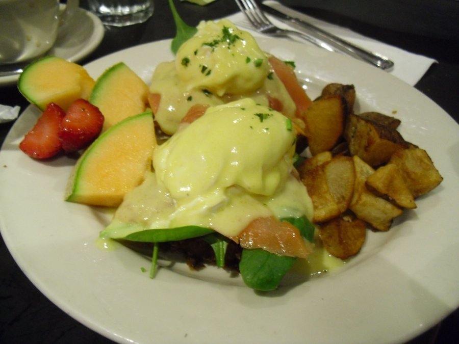 Eggs Benny