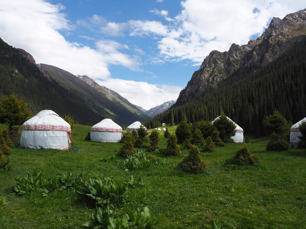 Altyn Arashan Yurt Camp