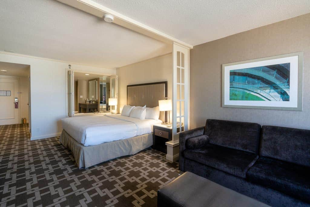 Hilton Niagara Fallsview Hotel And Suites