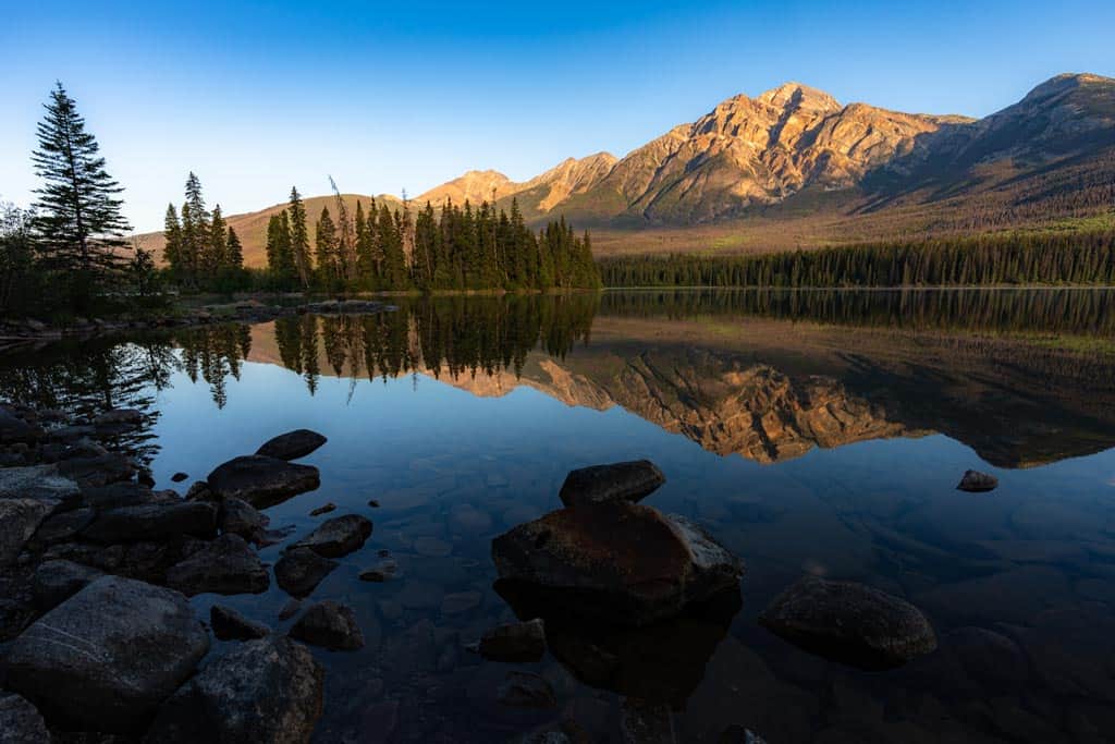 Pyramid Lake Sunrise Things To Do In Jasper