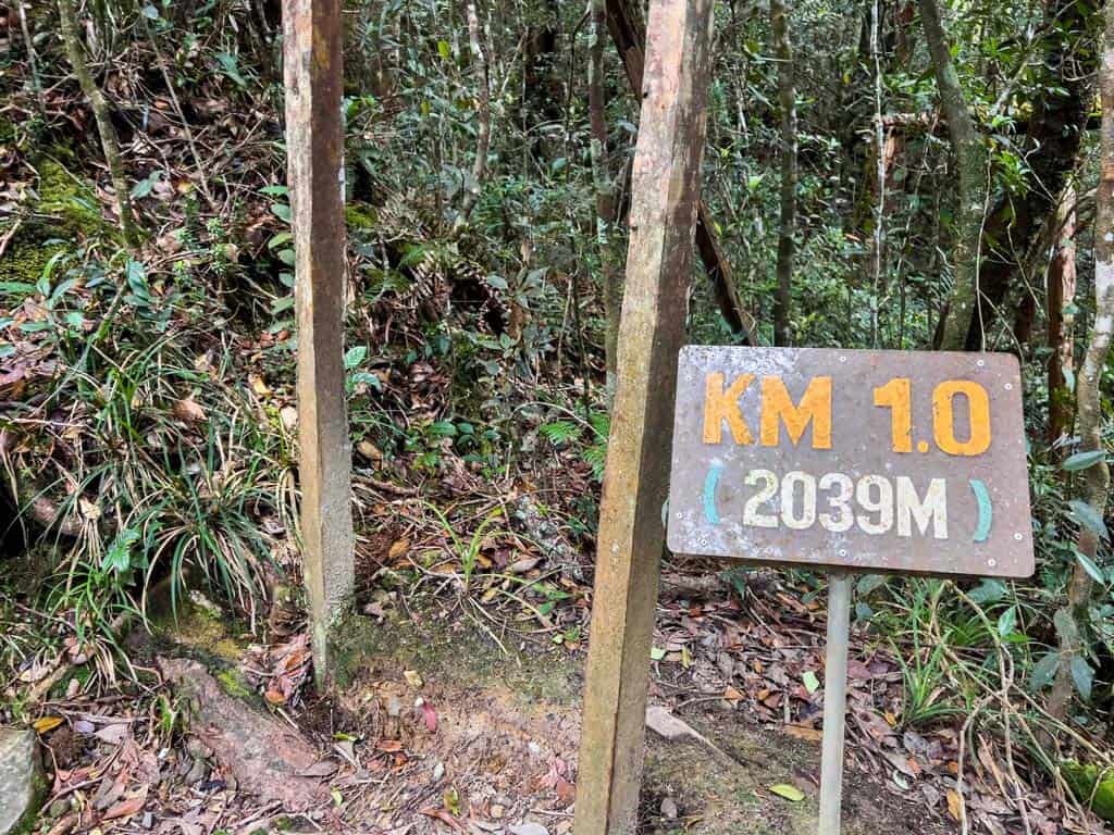 Markeringen bij het beklimmen van Mount Kinabalu
