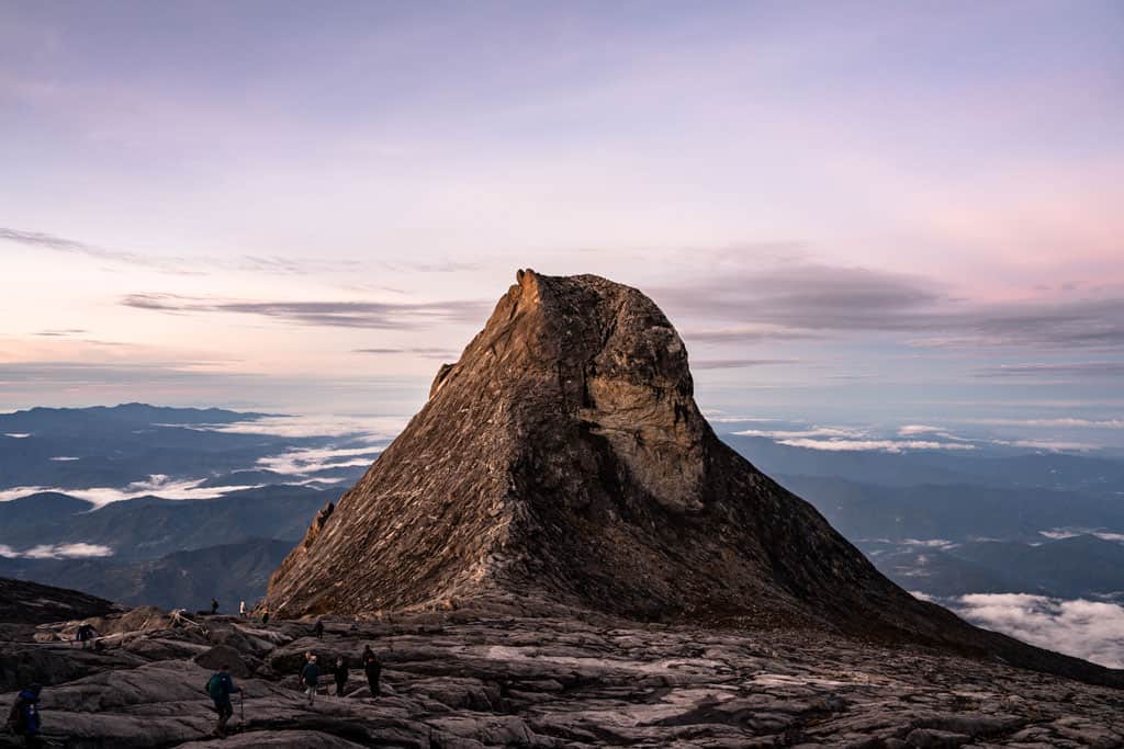 Uitzicht vanaf de top van Mount Kinabalu