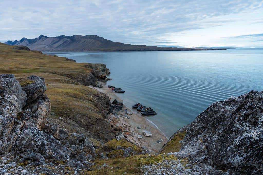 Zodíacos na Praia Alkhornet Svalbard